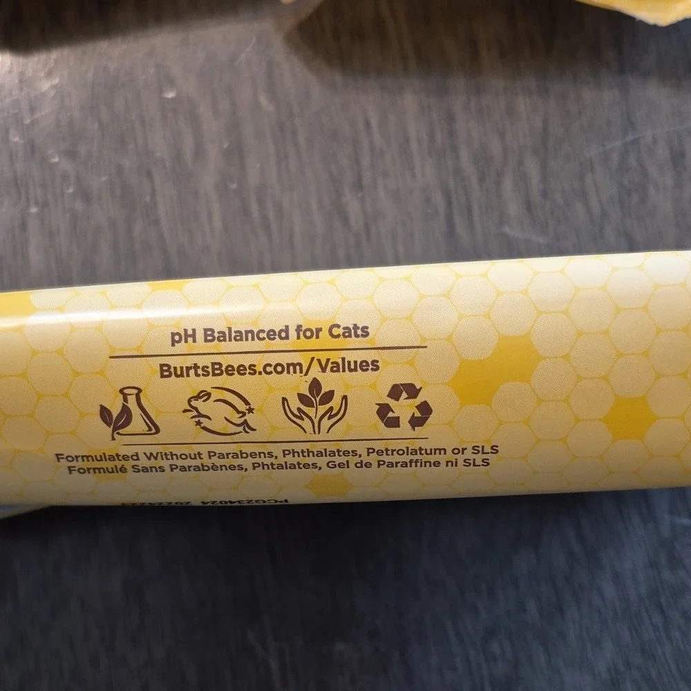 4 Burt's Bees for Pets Anti-Hairball Wipes‎ for Cats Sunflower Oil & Wheat Germ